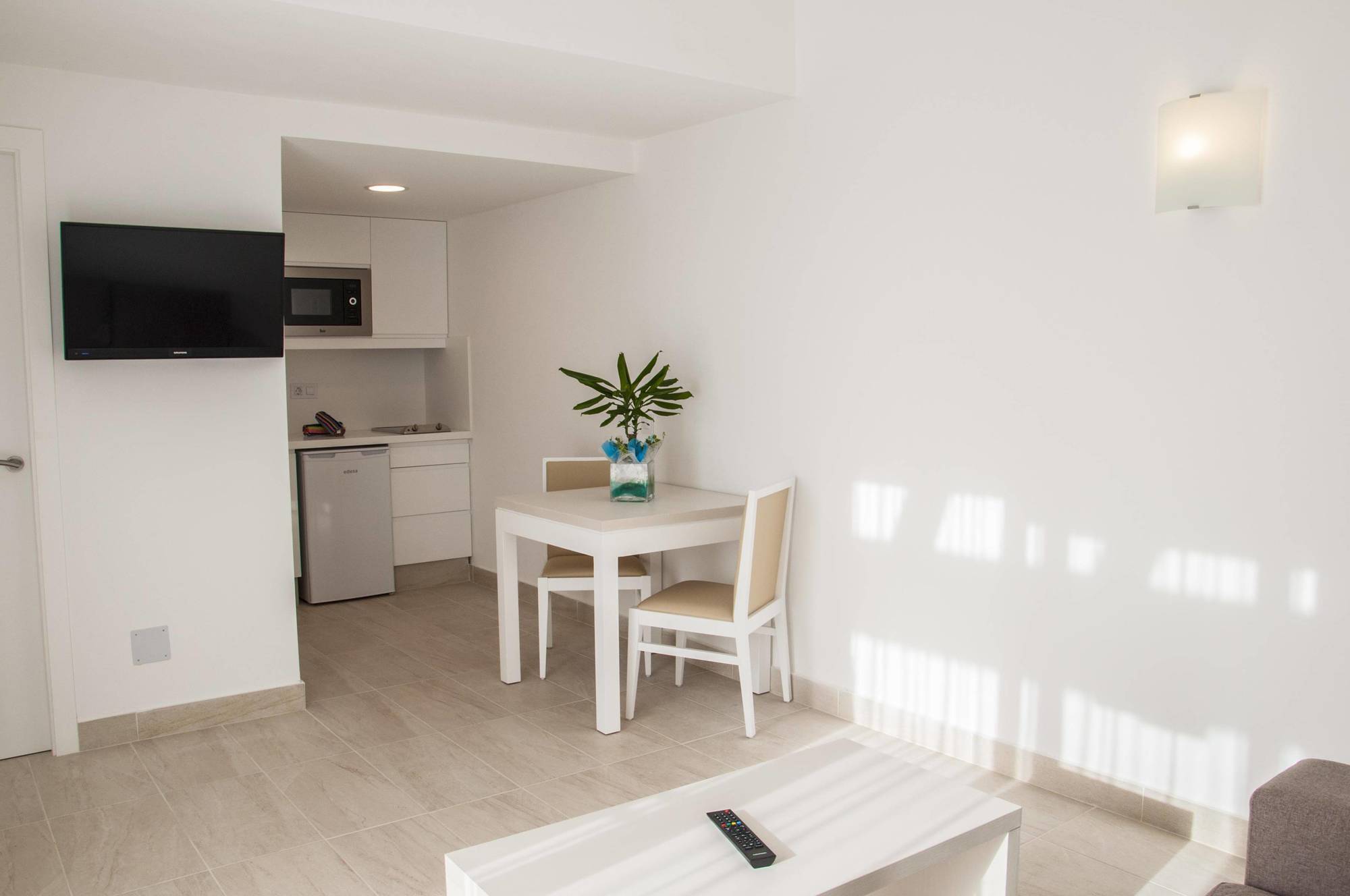 Sagitario Menorca Mar Adults Only Lejlighedshotel Cala en Bosc Eksteriør billede