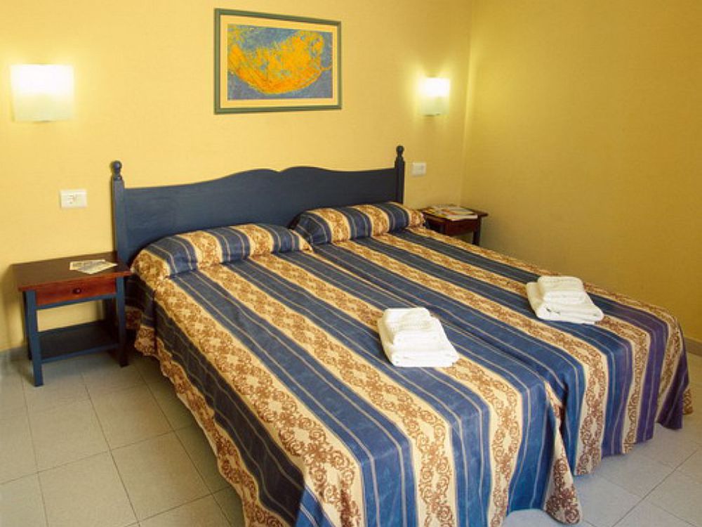 Sagitario Menorca Mar Adults Only Lejlighedshotel Cala en Bosc Eksteriør billede
